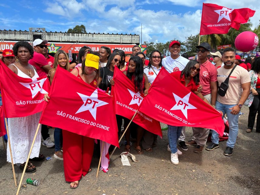 Caravanas de São Francisco do Conde marcam presença em convenção da Federação PT, PCdoB e PV em Salvador