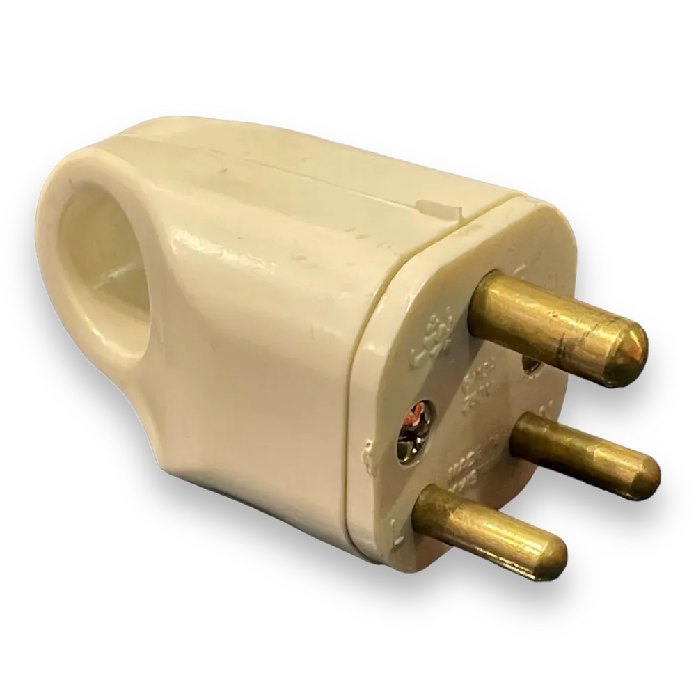 Image of product 3 PIN PLUG MINI GRIP 5/10A 250V BUSH