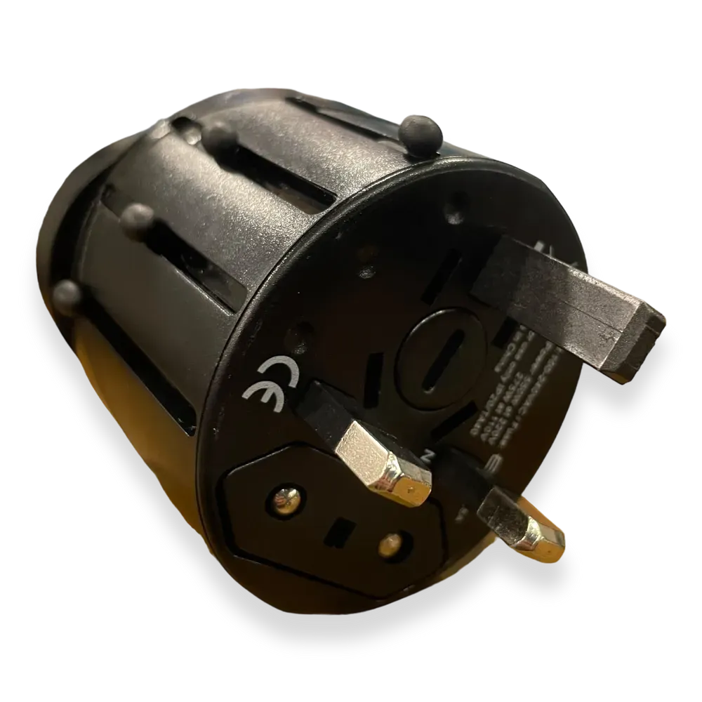 Image of product UNIVERSAL TRAVEL ADAPTER