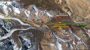 Пик Юхина расположен на северной стороне Заалайского хребта, у подножия всемирно известного семитысячника – пика Ленина (7134 м). Маршрут не представляет технической сложности: здесь нет крутых стен или опасных ледовых участков, поэтому специальной альпинистской подготовки не требуется. Отличный вариант для всех путешественников, имеющих опыт треккинга.

С вершины открываются невероятные виды: величественная северная стена пика Ленина, заснеженные цепи Заалайского хребта и бескрайняя Алайская долина.

Этот тур – идеальная возможность испытать себя на высоте более 5000 метров, почувствовать мощь заснеженных гор и окунуться в настоящую альпинистскую атмосферу.
