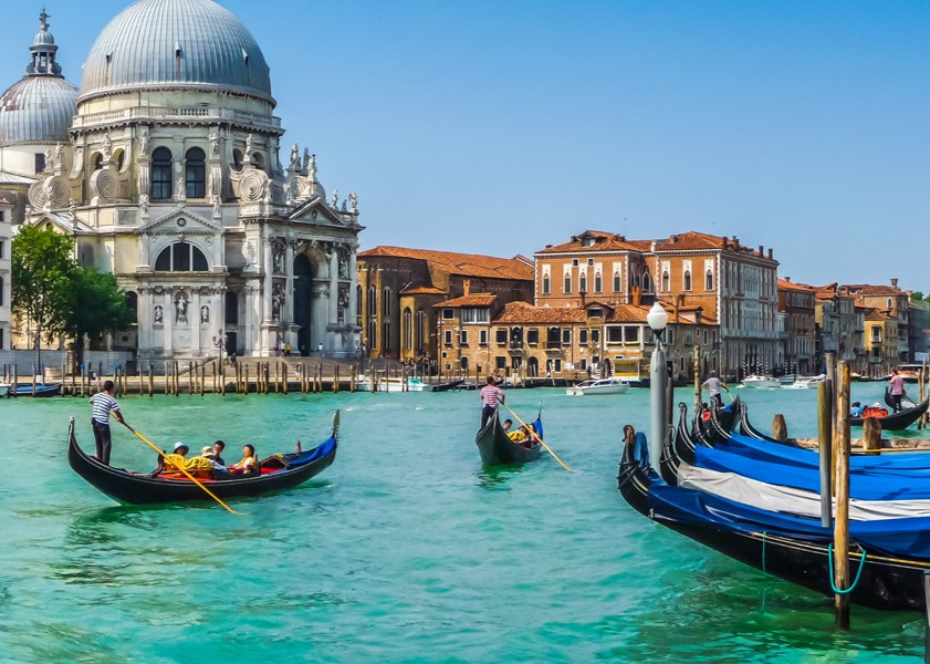 Venice 320+ Stays and Spots to visit
