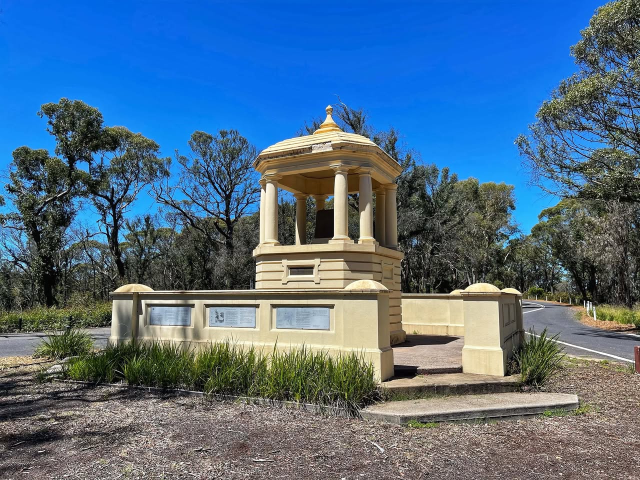 Explorers Monument - Mount York Obelisk