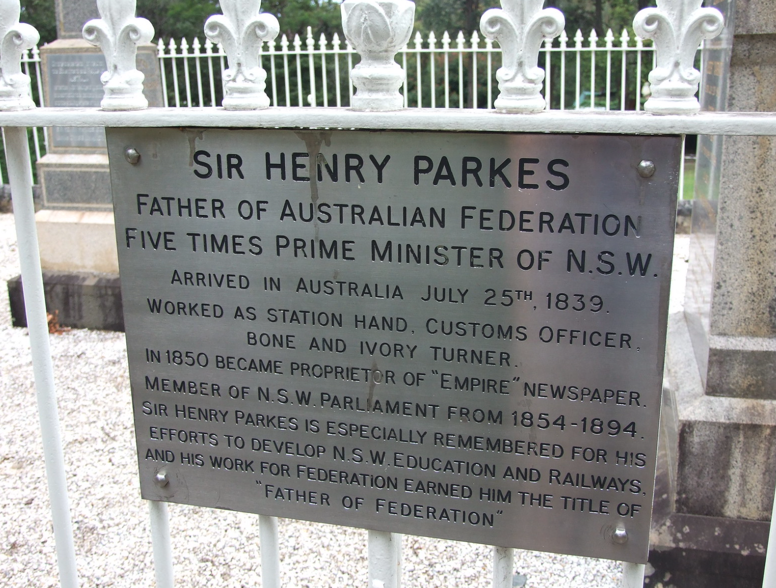 Sir Henry Parkes Grave and Memorial