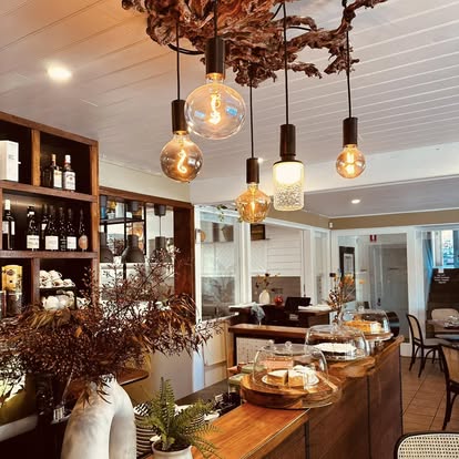 ✅ Gia Cafe & Bistro