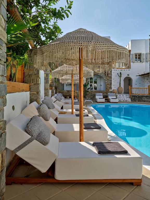 Zefi Hotel & Suits