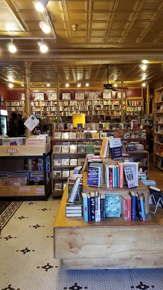 Inquiring Minds Bookstore & Cafe