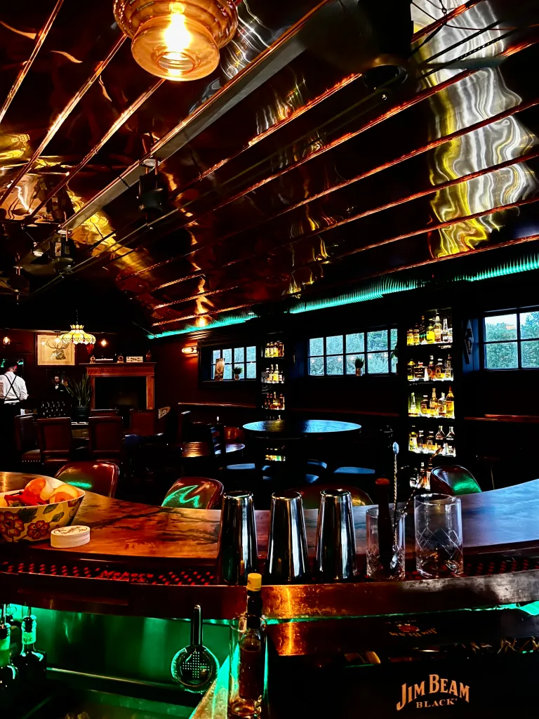 Last Whisky Bar