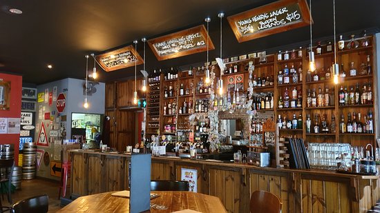 Station Bar & Woodfired Pizza