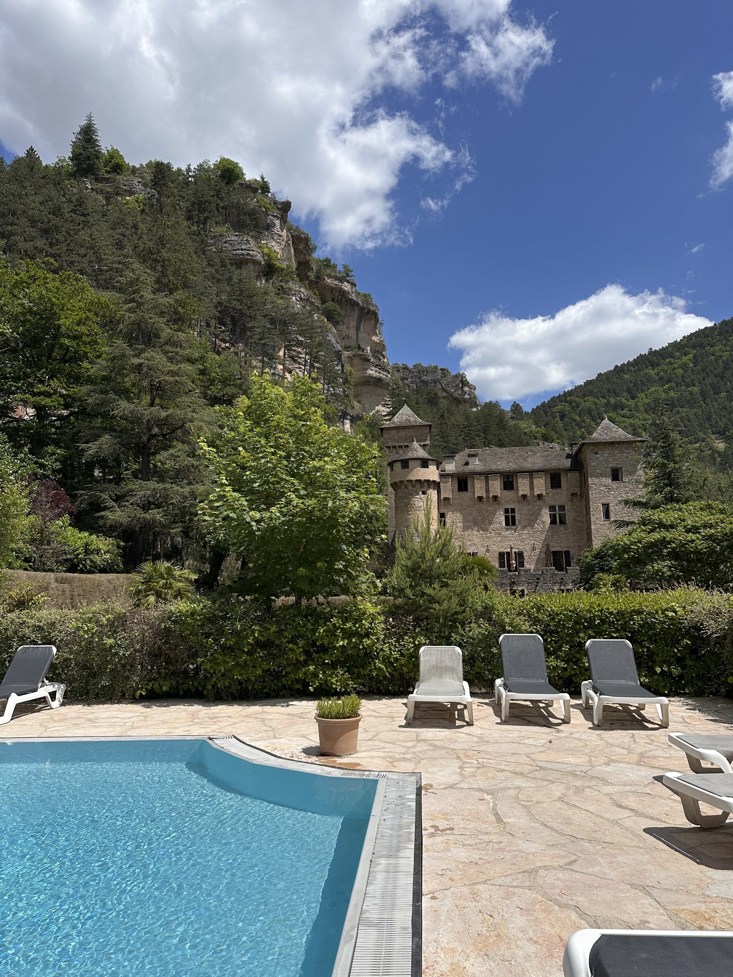 HÔTEL RESTAURANT CHÂTEAU DE LA CAZE