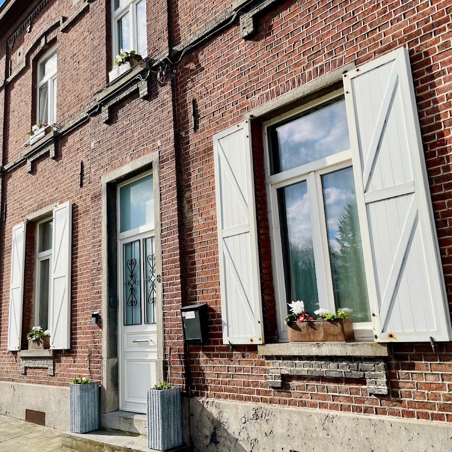 Les volets blancs - B&B - Ronquières