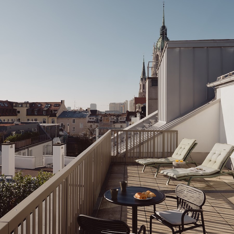 Schwan Locke, Theresienwiese