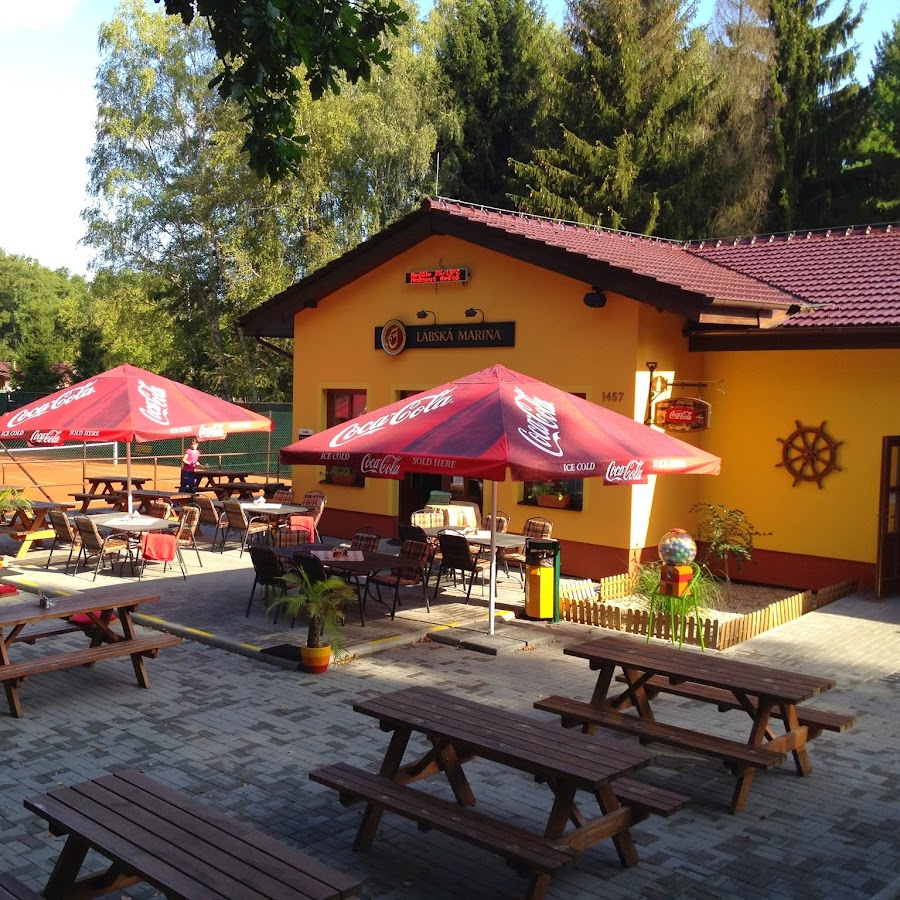 Restaurace a penzion Labská marína