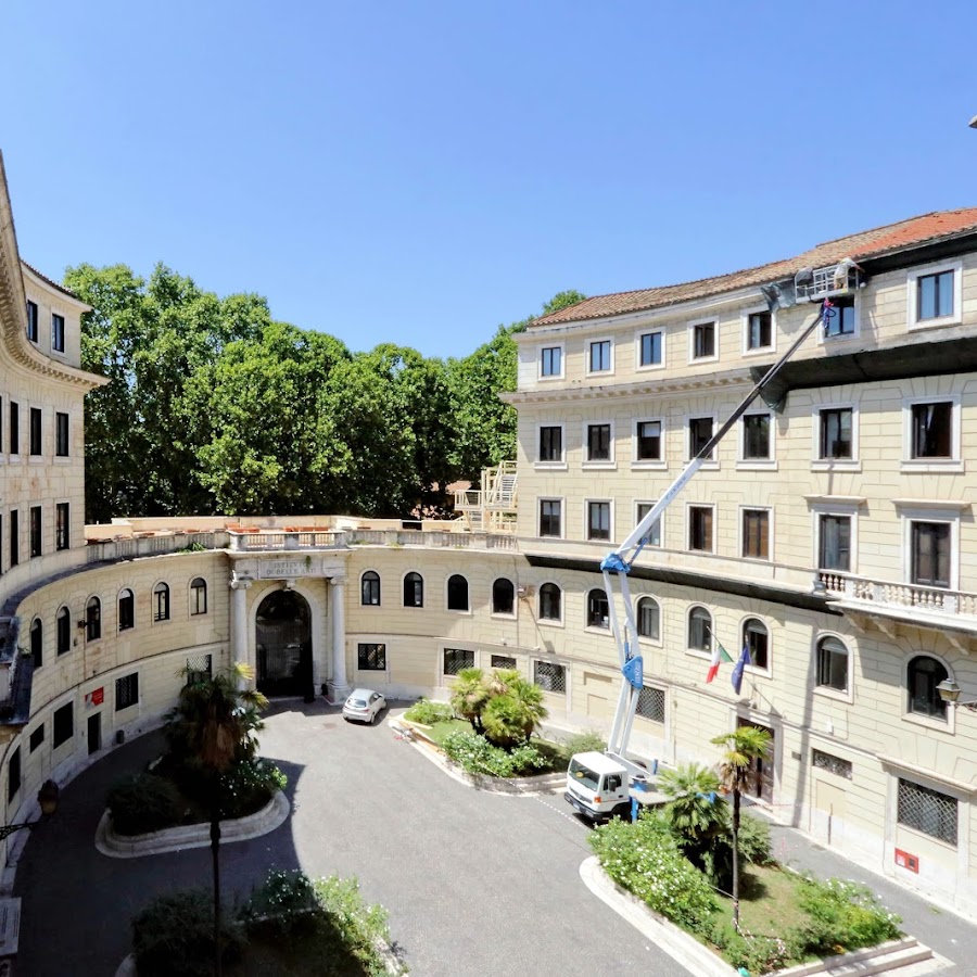 Spanish Diamond Luxury Suites & Jacuzzi