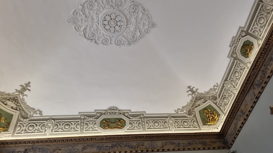 Royal Palace Luxury Suites