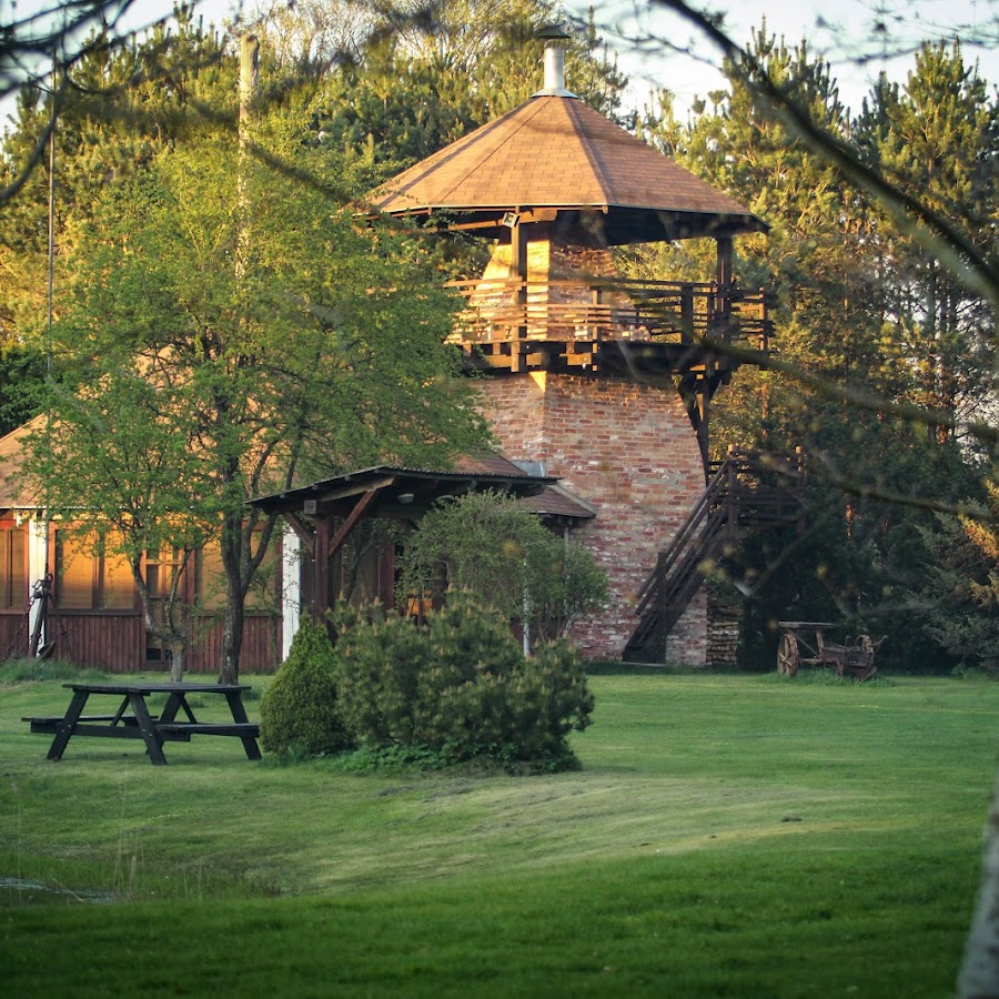 Skiperi , brivdienu maja