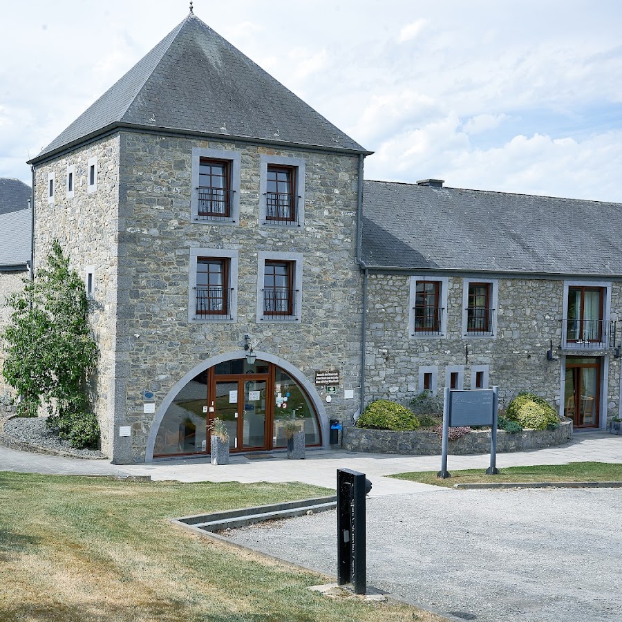 Ferme Château de Laneffe - Gîtes et chambres d'hôtes à deux pas des Lacs de l'Eau d'Heure