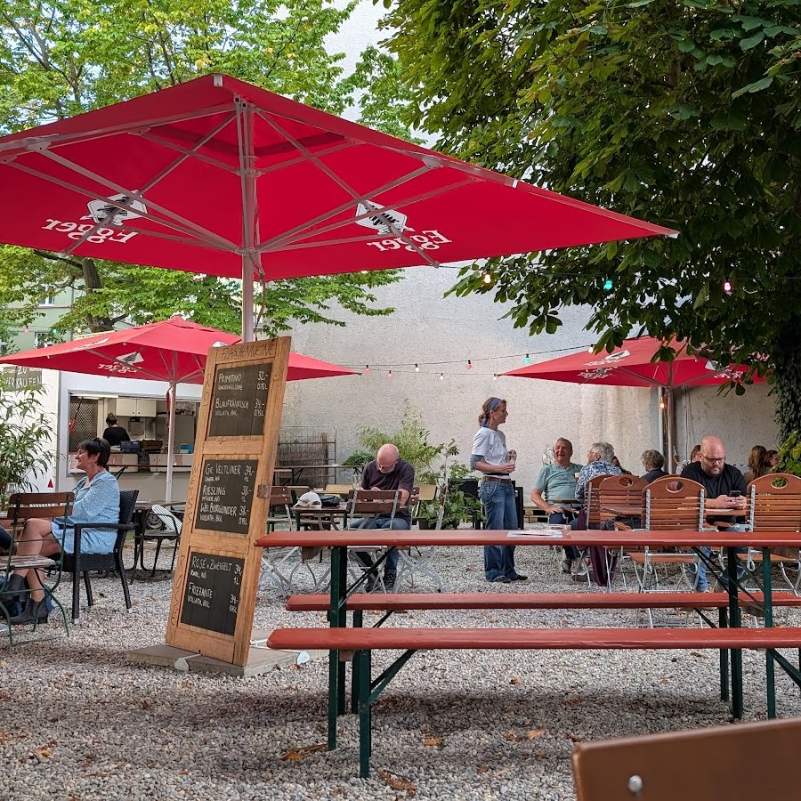 Honolulu Hotel & Biergarten