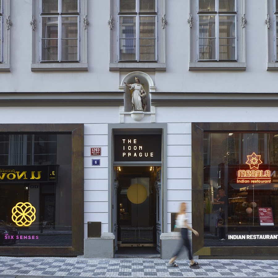 The ICON Hotel & Lounge