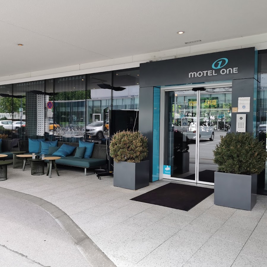 Hotel Motel One Salzburg-Süd