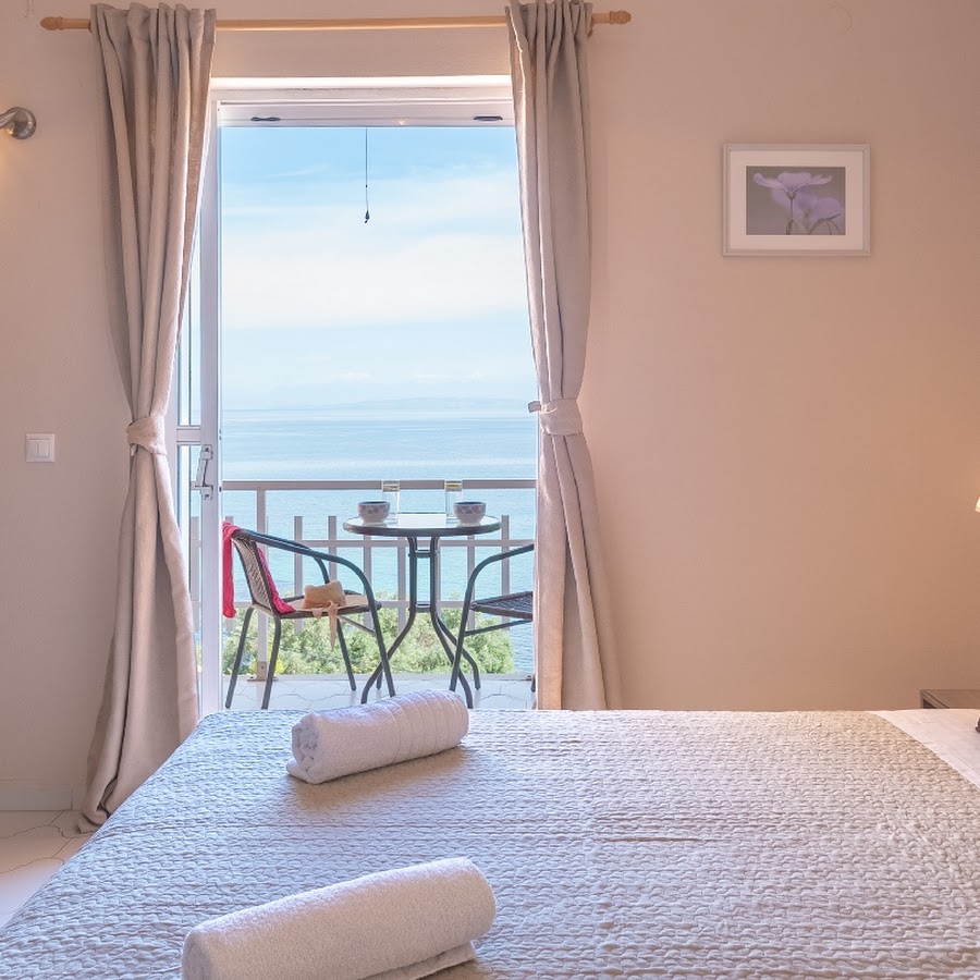 Eden Sea View Studios