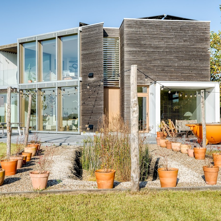 Huis van Hout - architectenwoning met grote panorama tuin - design hot tub optioneel