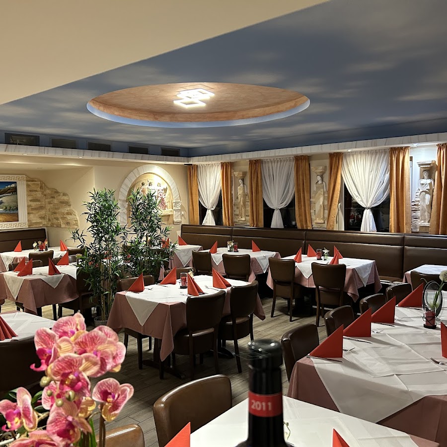 Akropolis Hotel & Restaurant