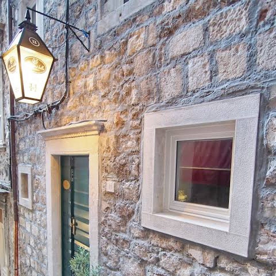 La Vita e Bella
