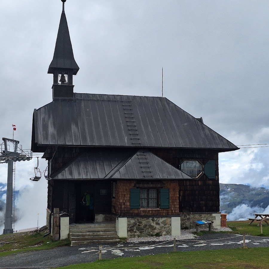Ski-in / Ski-out Chalet Kriekels by Alpen Apartments