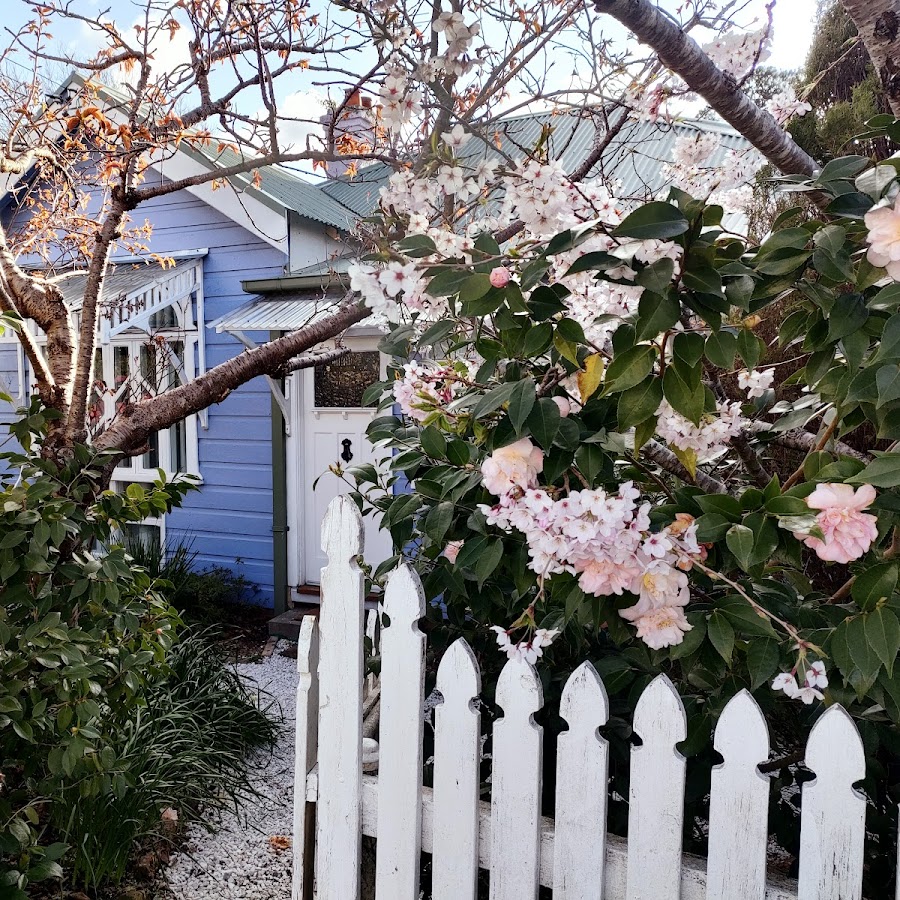 Leura Village