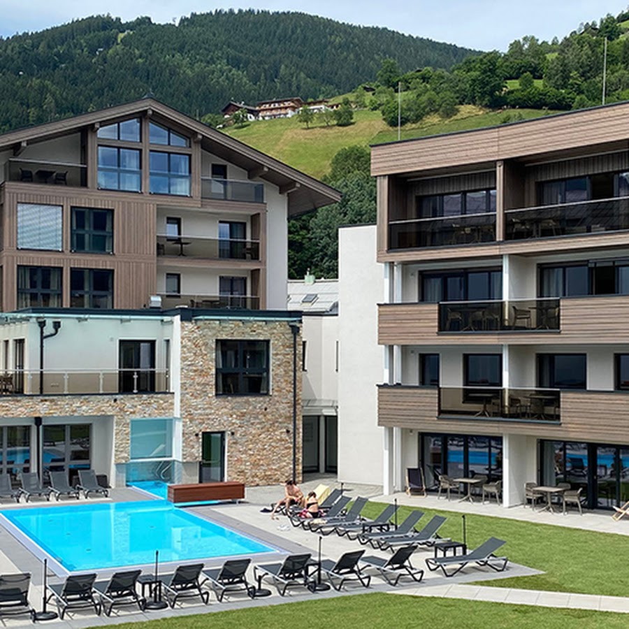 Lakeside Luxury Apartments