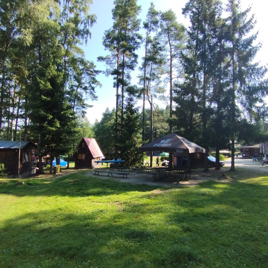 chatová osada Leština