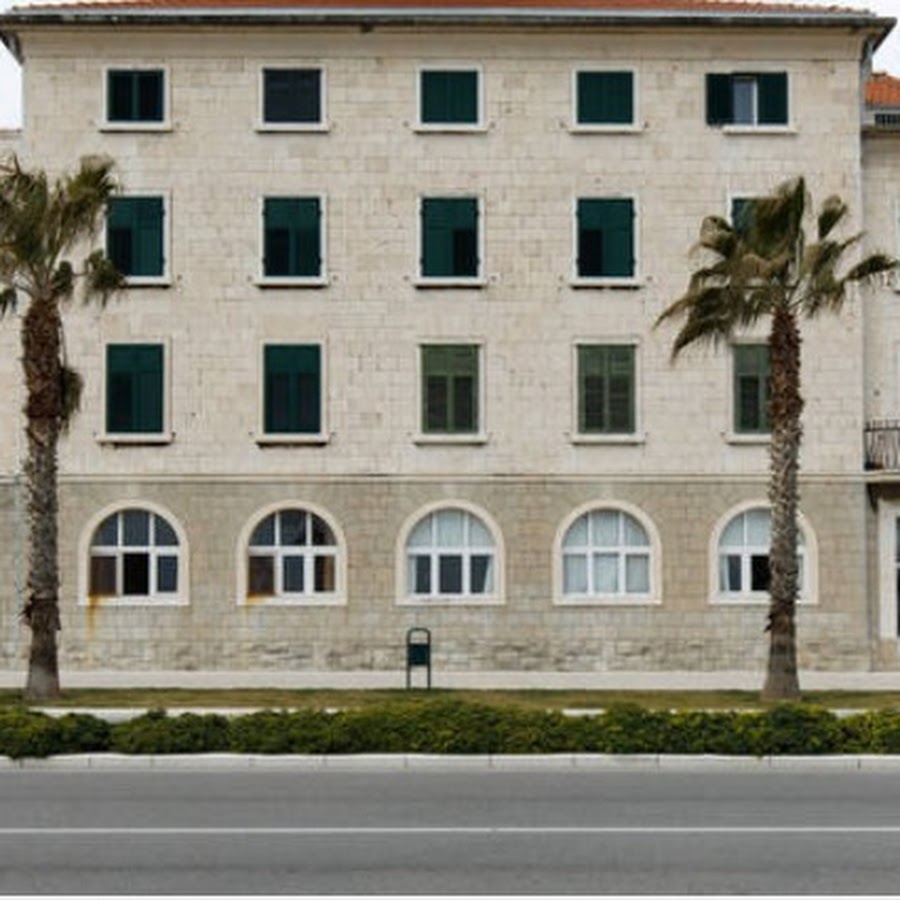 The West Coast Apartment