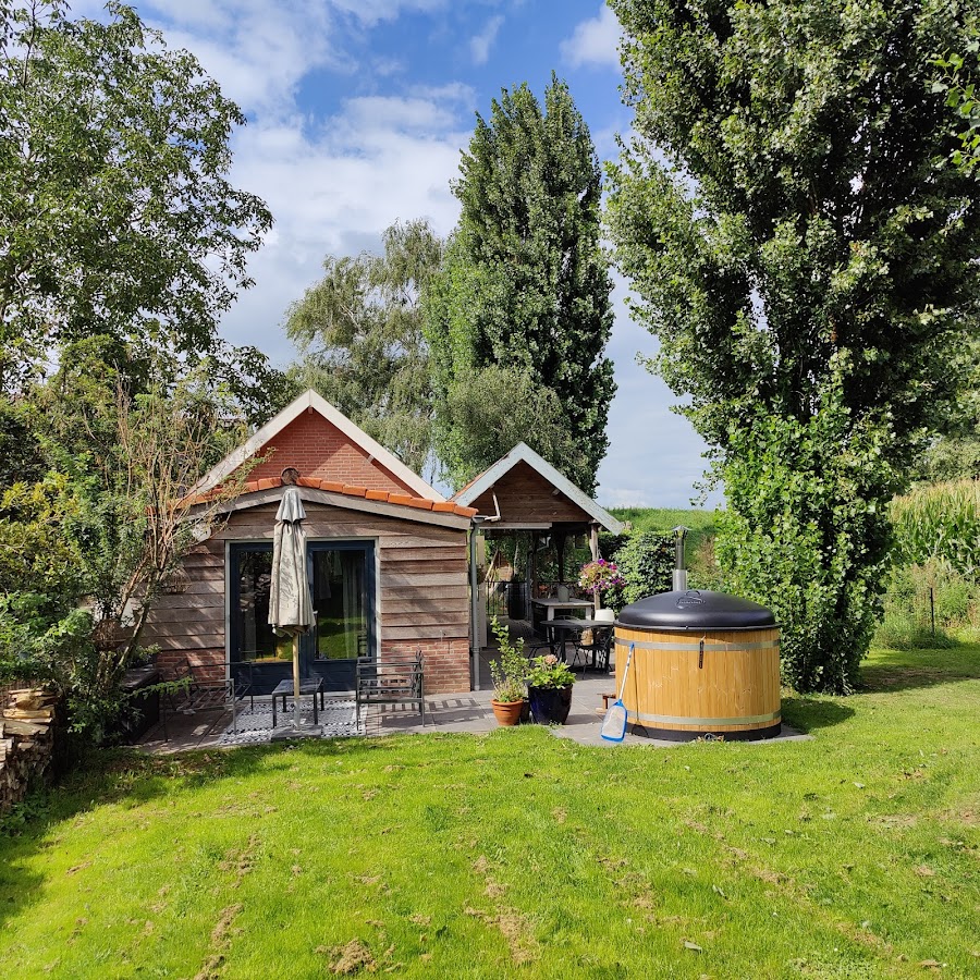 ROER, huisje aan de Maas