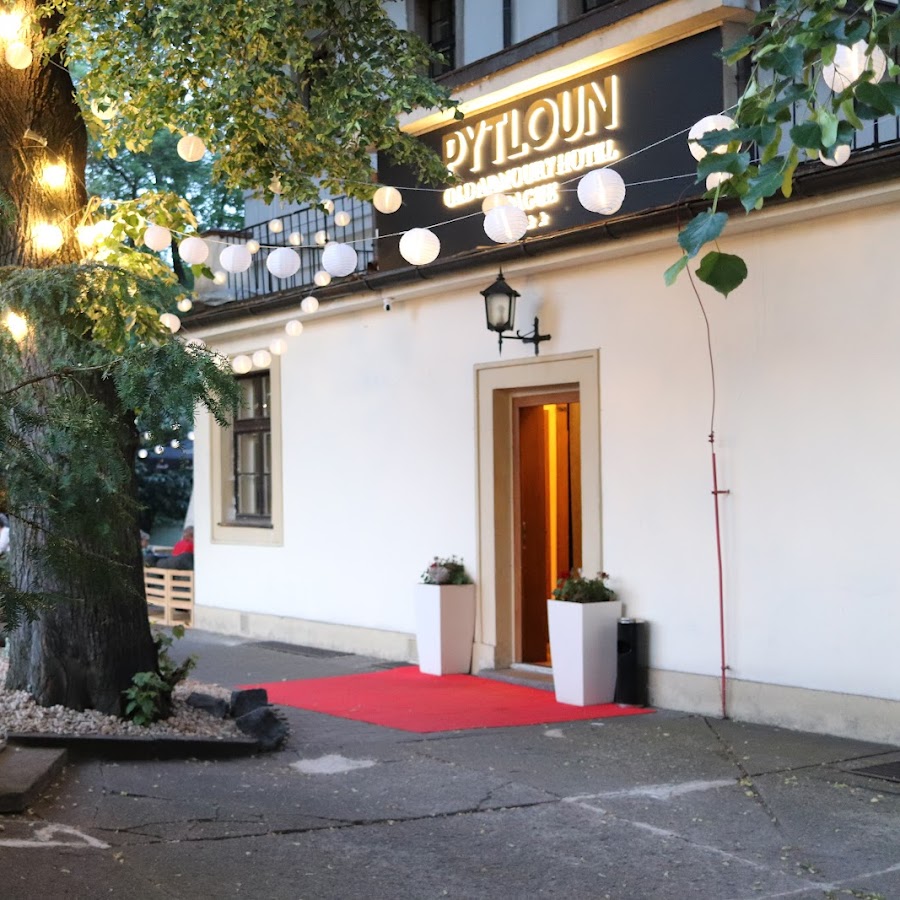 Hotel Kampa, Old Armory