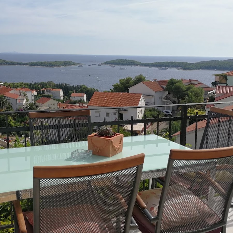 Apartments Tino, Hvar