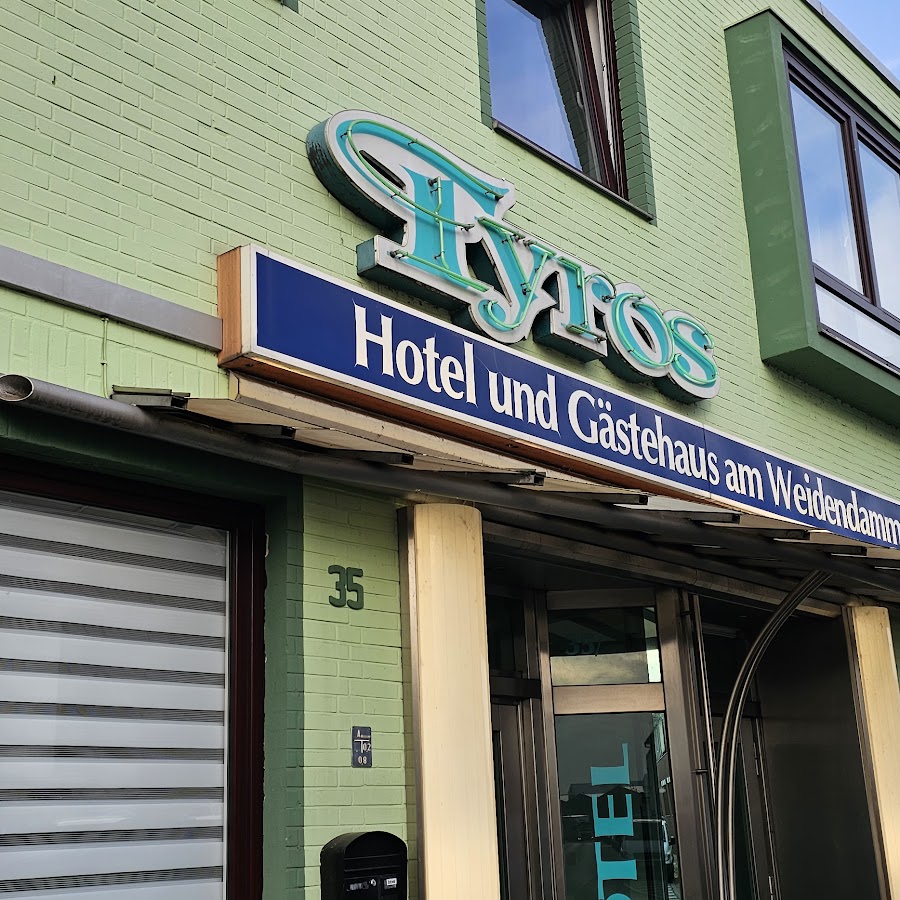 Hotel Tyros am Weidendamm