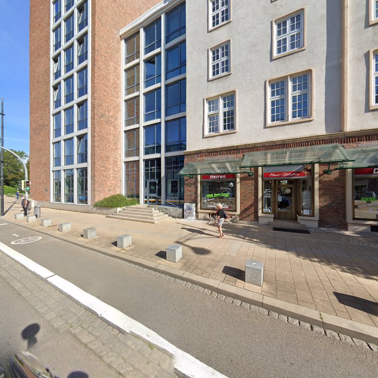DSR Hotel Holding GmbH