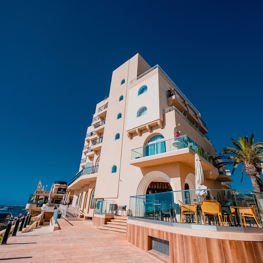 Gillieru Harbour Hotel