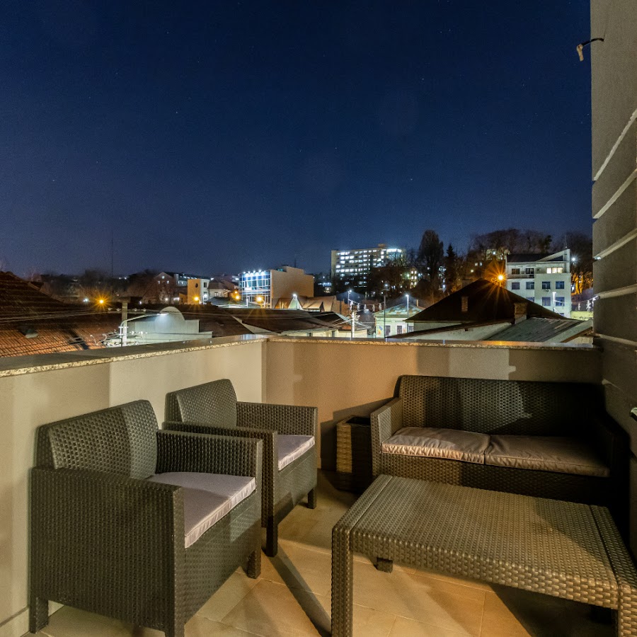 Modern and Stylish Apartment w Terrace