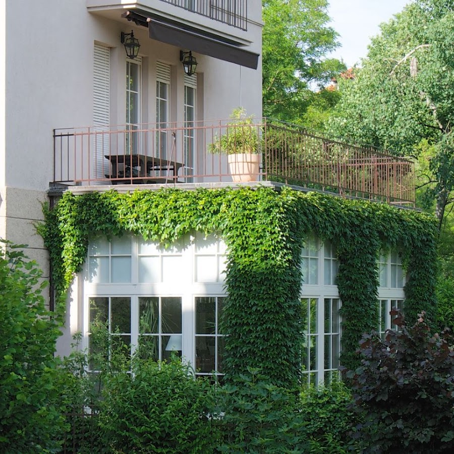 Embassy Row BnB
