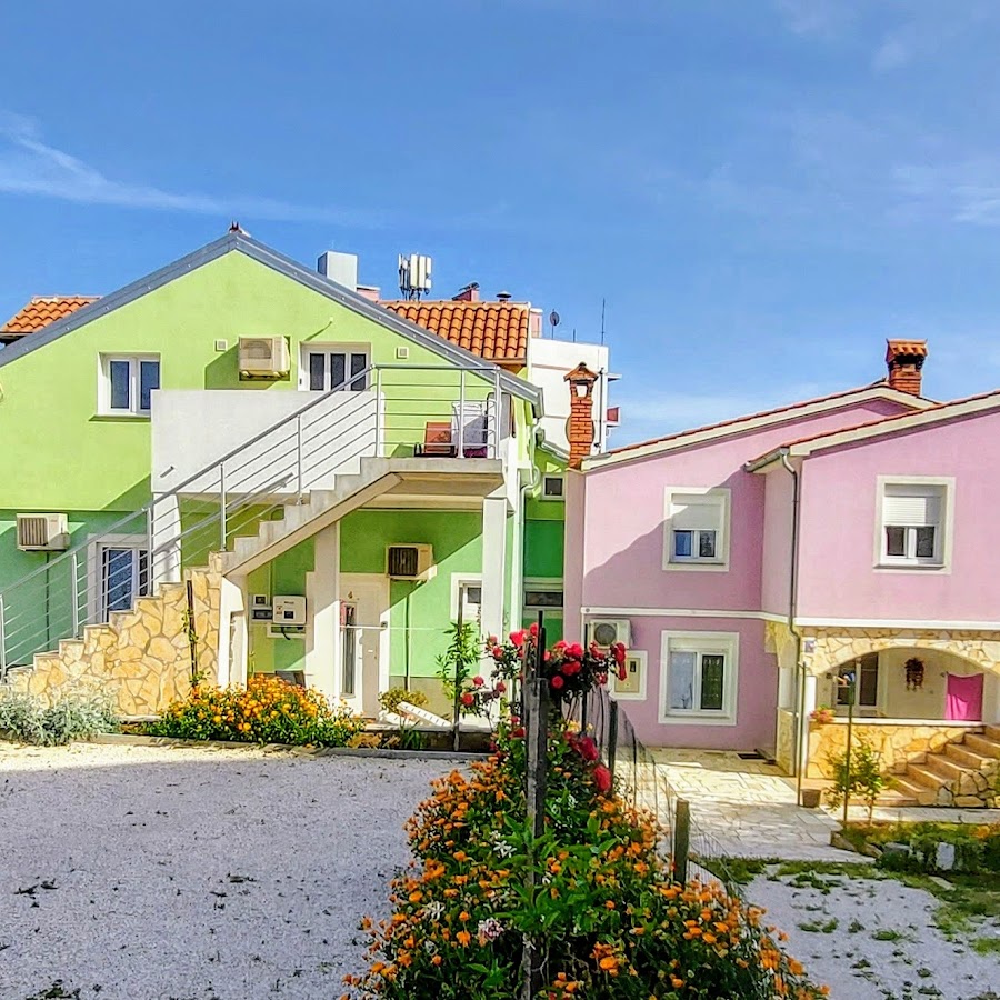 Ema & Sea Apartment's