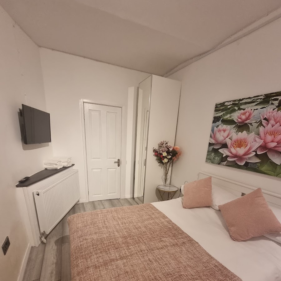 Bloomsbury House - Modern studios near Anfield