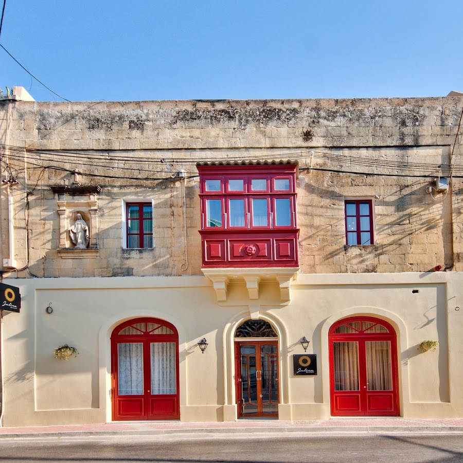 Julina Boutique Living