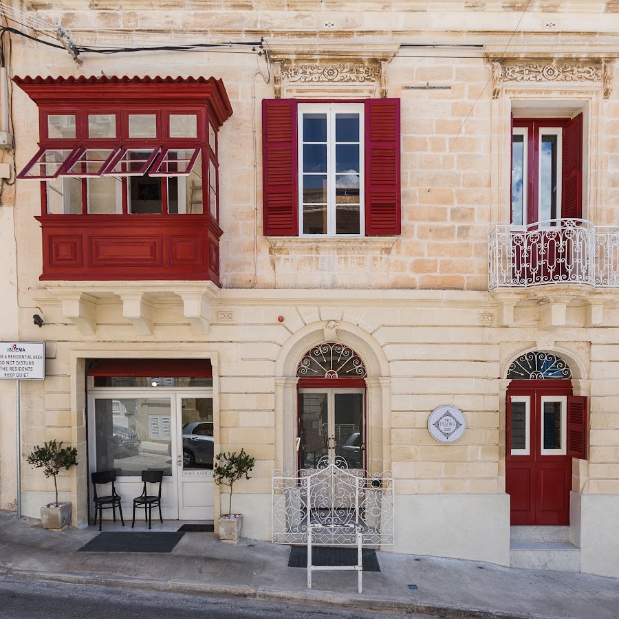 Two Pillows Boutique Hostel