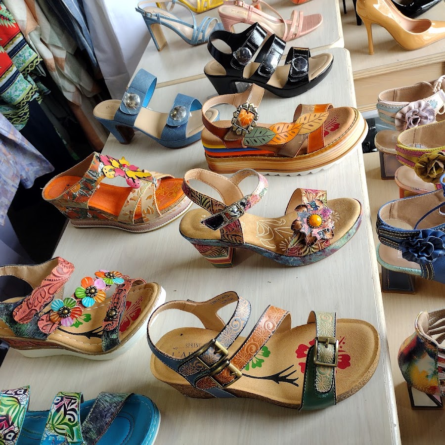 UR SHOE CLOSET