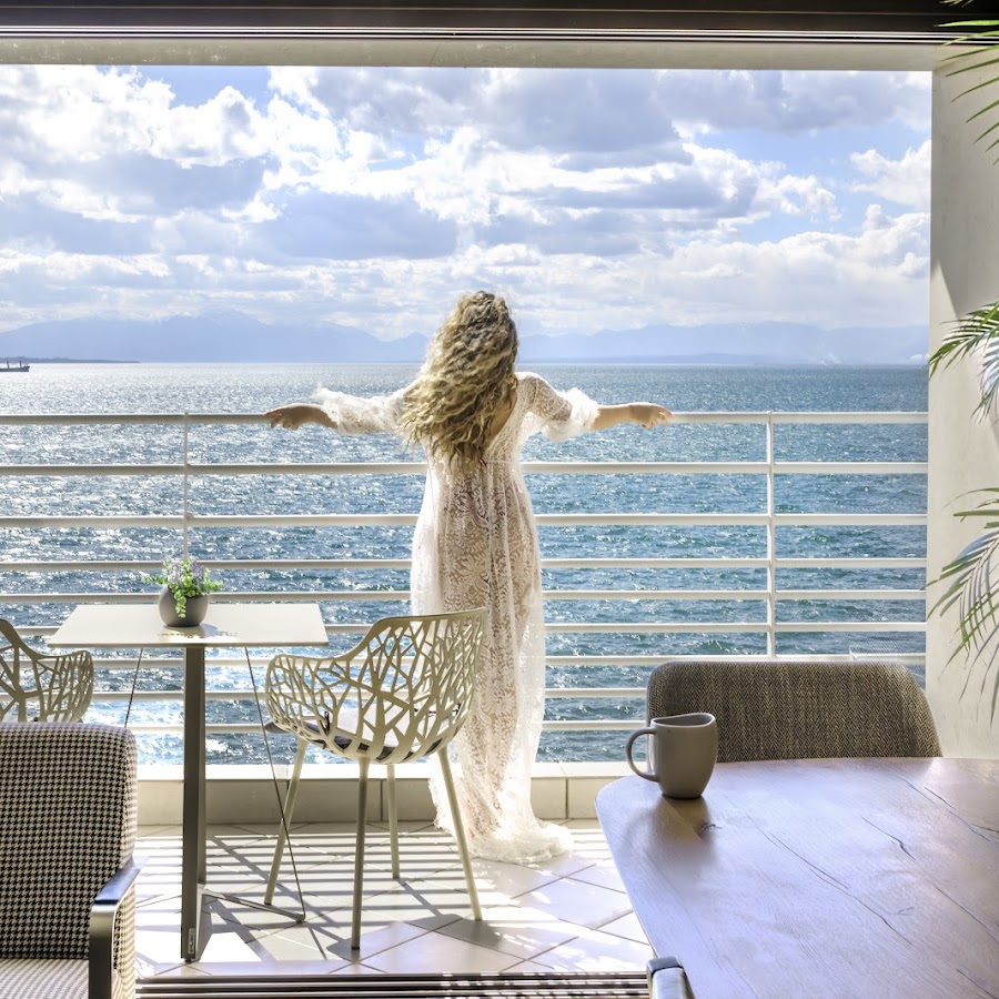 ICONIC SALONICA SUITE