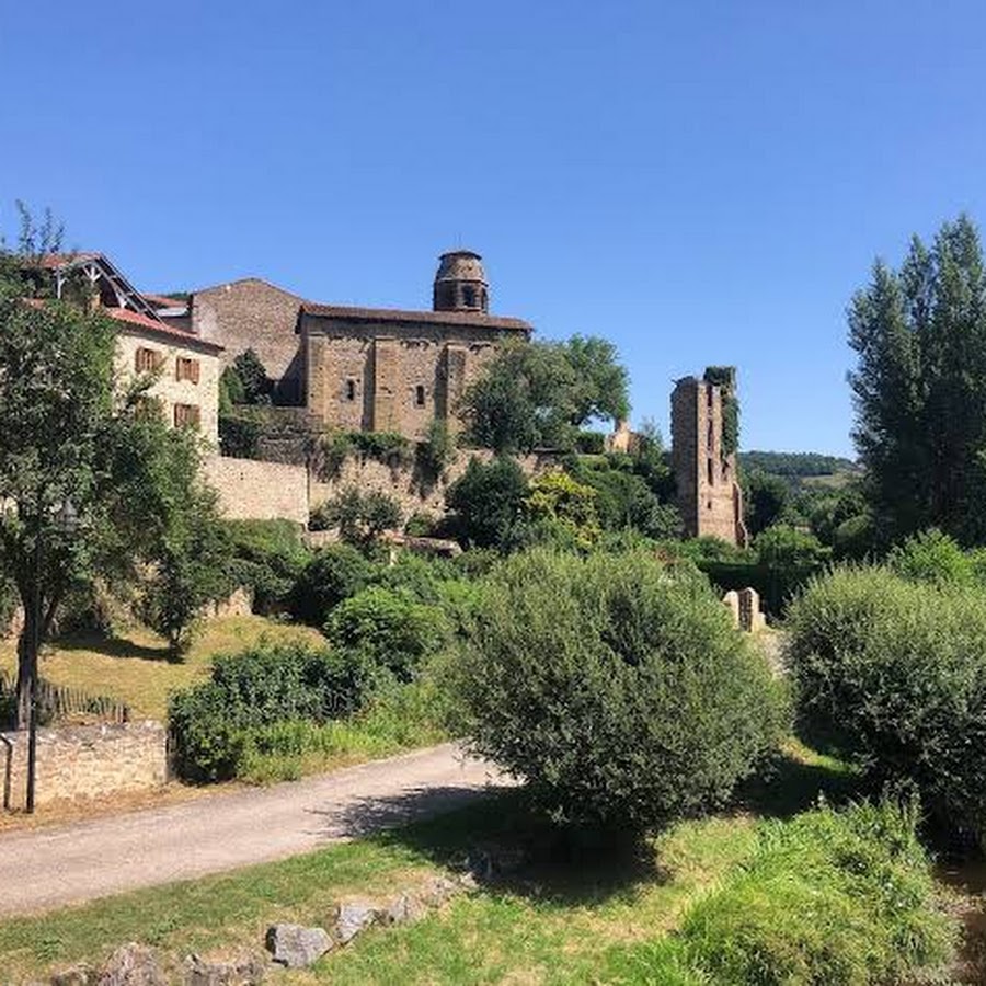Péniche Formigny. Chambres d'hôtes - location de salle - location de trottinettes électriques tout-terrain