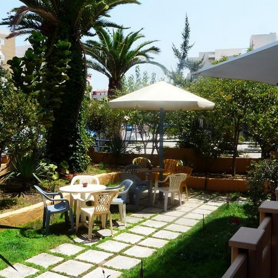 Alexandros Studios & Apartments