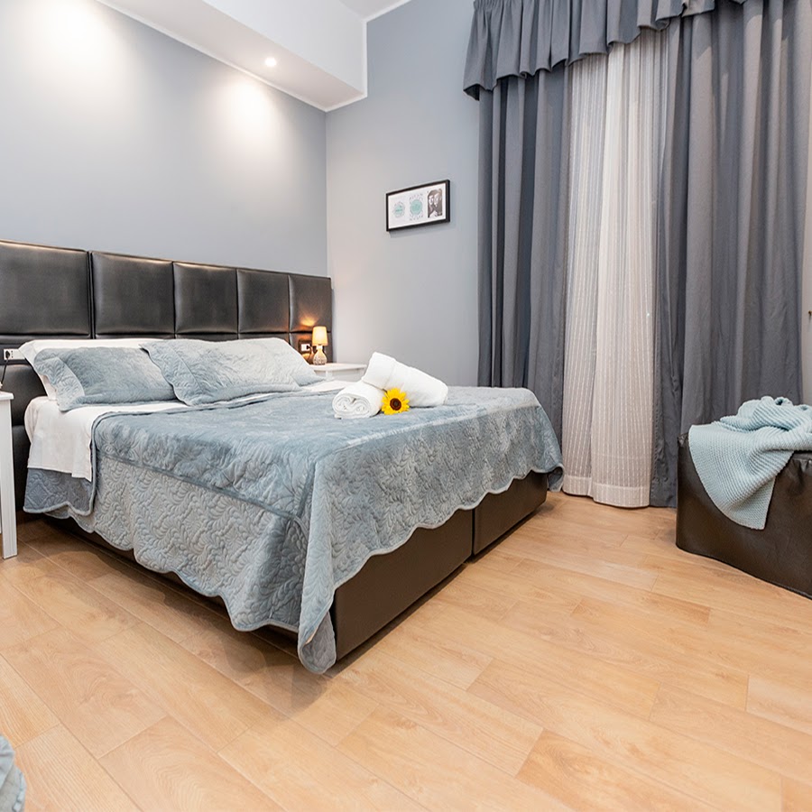 B&B Vico Milano 18, Naples