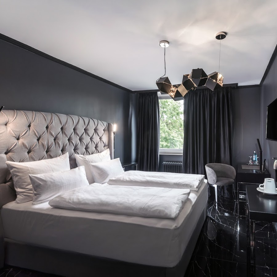 Hotel Belmont Classic